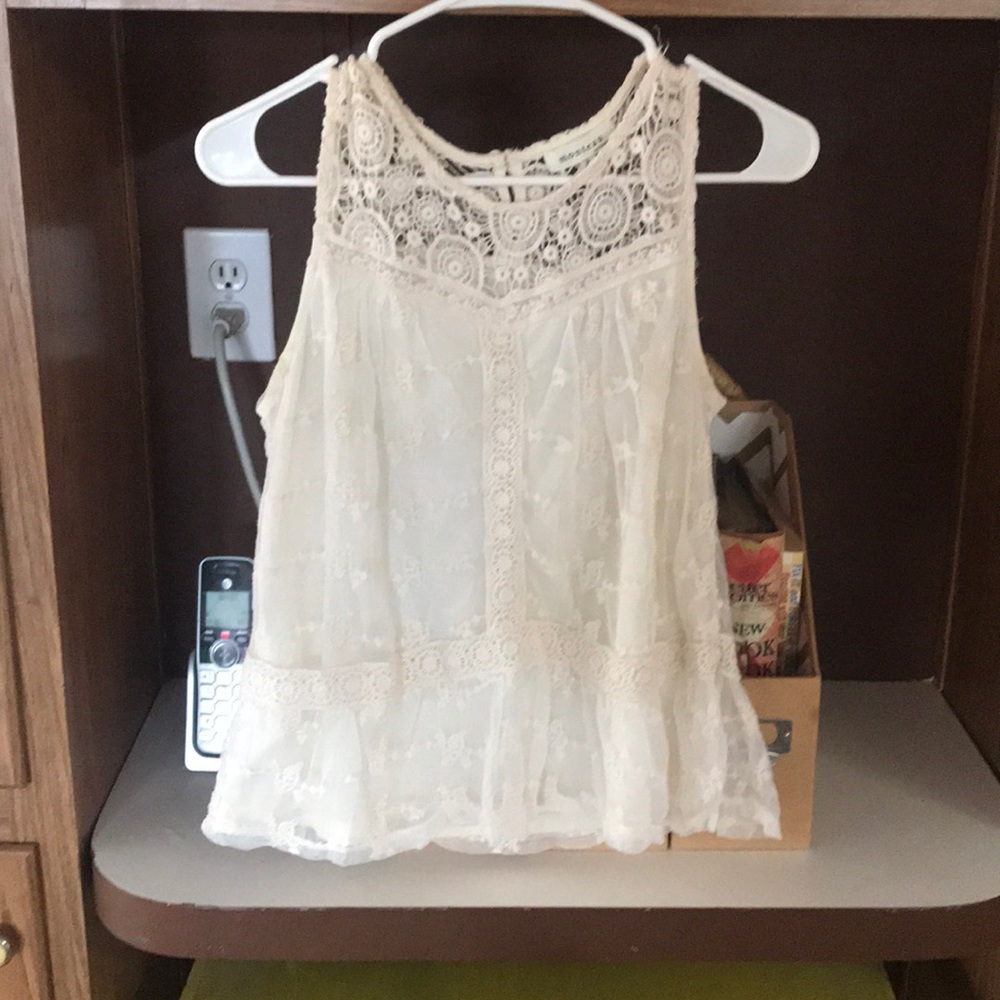 White short sleeve shirt